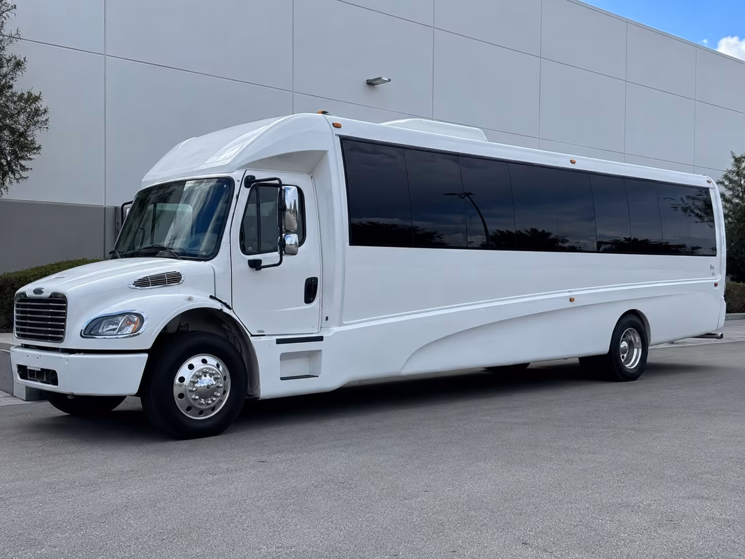Rent a Bus to Magnolia El Cajon